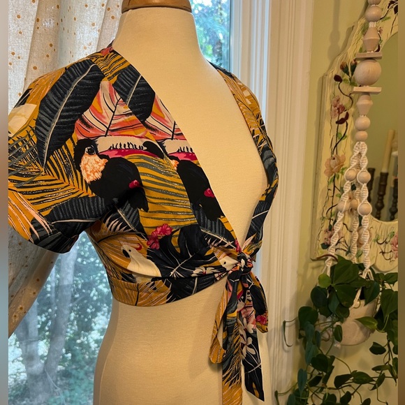 Summer fun top! - Picture 3 of 7